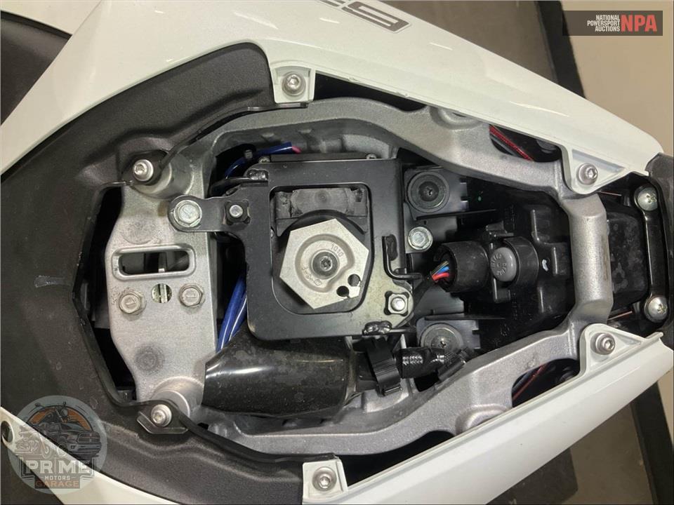 2025 Kawasaki ZX636KSFAL NINJA ZX-6R — фото 14