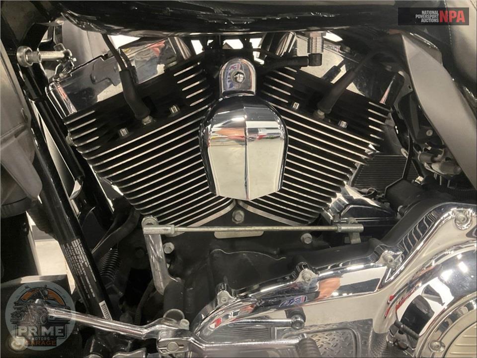 2012 Harley-Davidson FLTRU ROAD GLIDE ULTRA — фото 7