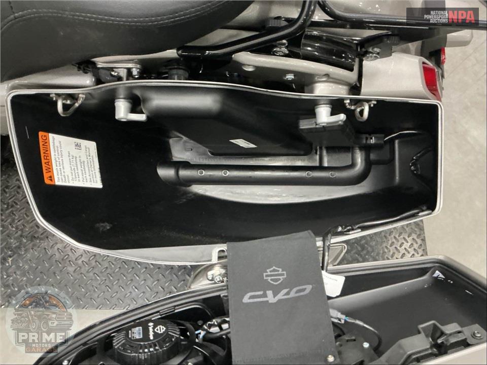 2023 Harley-Davidson FLTRXSE CVO ROAD GLIDE — фото 18