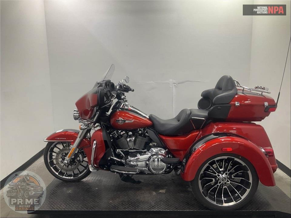 2025 Harley-Davidson FLHTCUTG TRI GLIDE ULTRA CLASSIC — фото 3