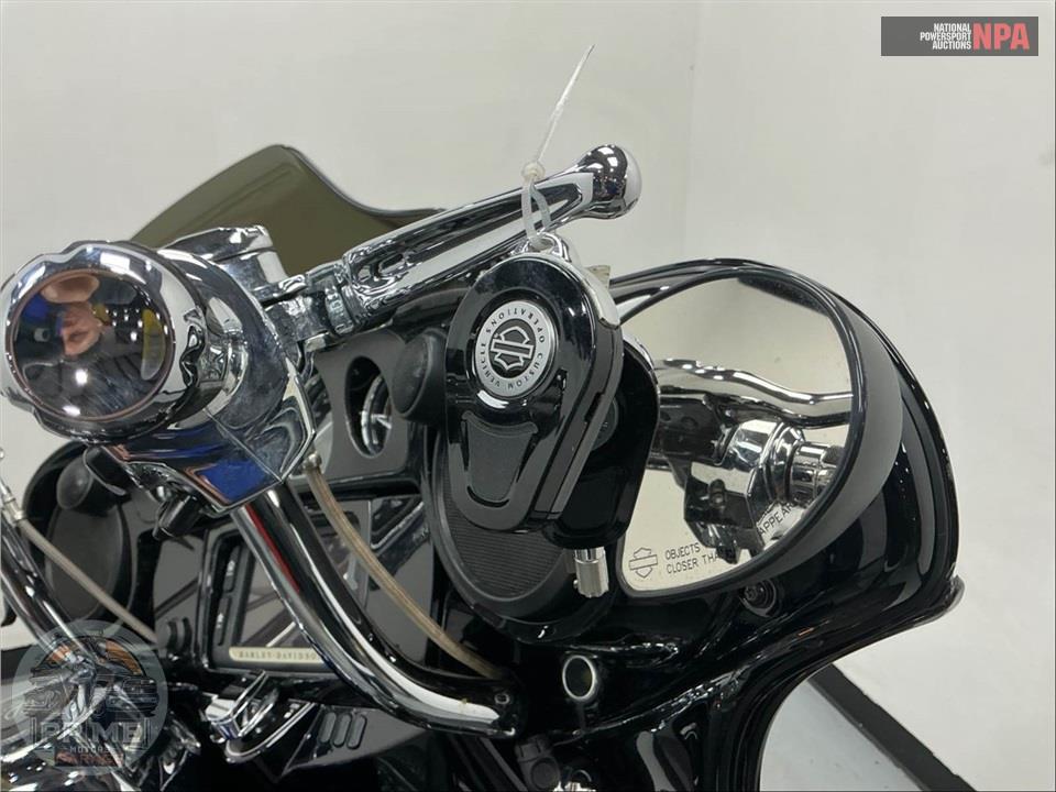 2016 Harley-Davidson FLHXSE CVO STREET GLIDE SPECIAL — фото 12