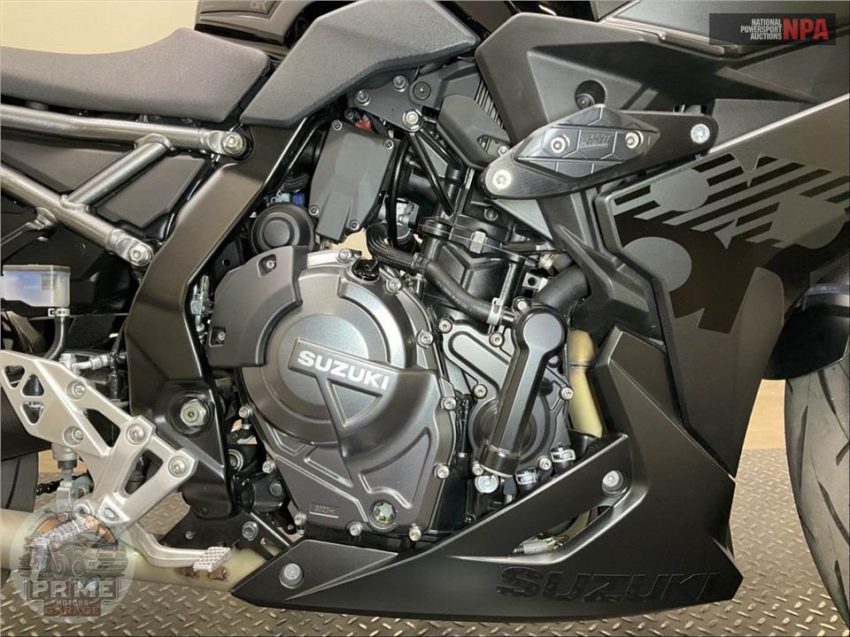 2025 Suzuki GSX800FRQM5 GSX-8R — фото 6