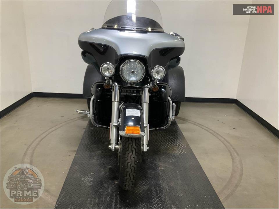 2013 Harley-Davidson FLHTCUTG TRIGLIDE UL CLSC — фото 2