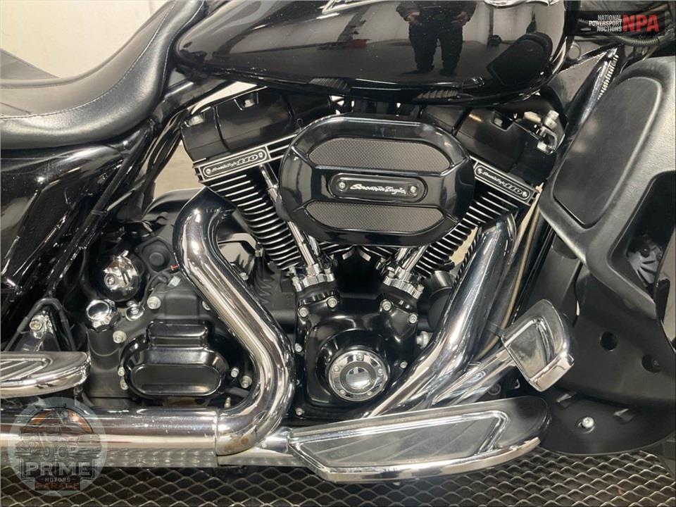 2016 Harley-Davidson FLHXSE CVO STREET GLIDE SPECIAL — фото 6