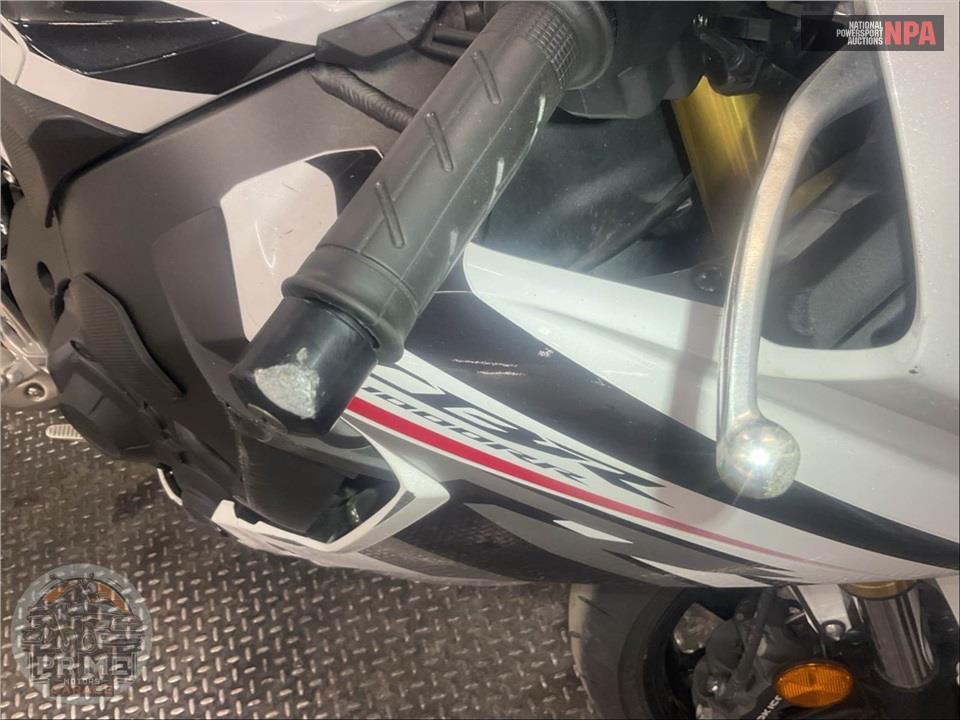 2025 Honda CBR1000RR — фото 27
