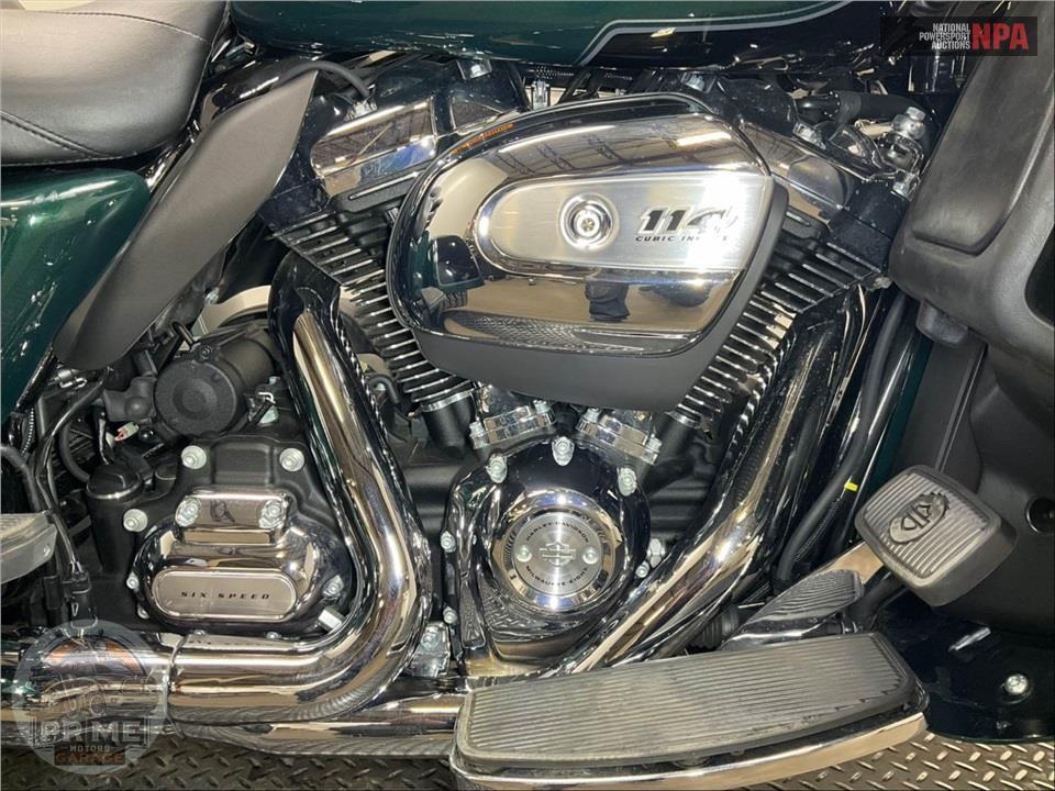 2024 Harley-Davidson FLHTCUTG TRI GLIDE ULTRA CLASSIC — фото 6