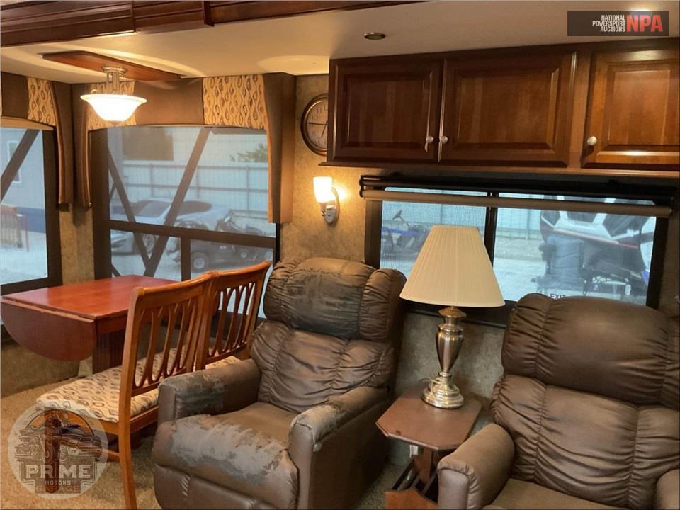 2014 Cardinal By Forest River M-3727RE - FIFTH WHEEL SERIES — фото 8