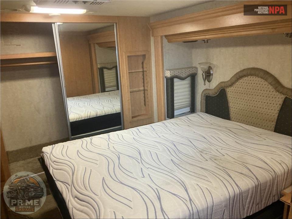 2006 Mandalay Coach M-39A WORKHORSE 330HP - PRESIDIO SERIES — фото 21