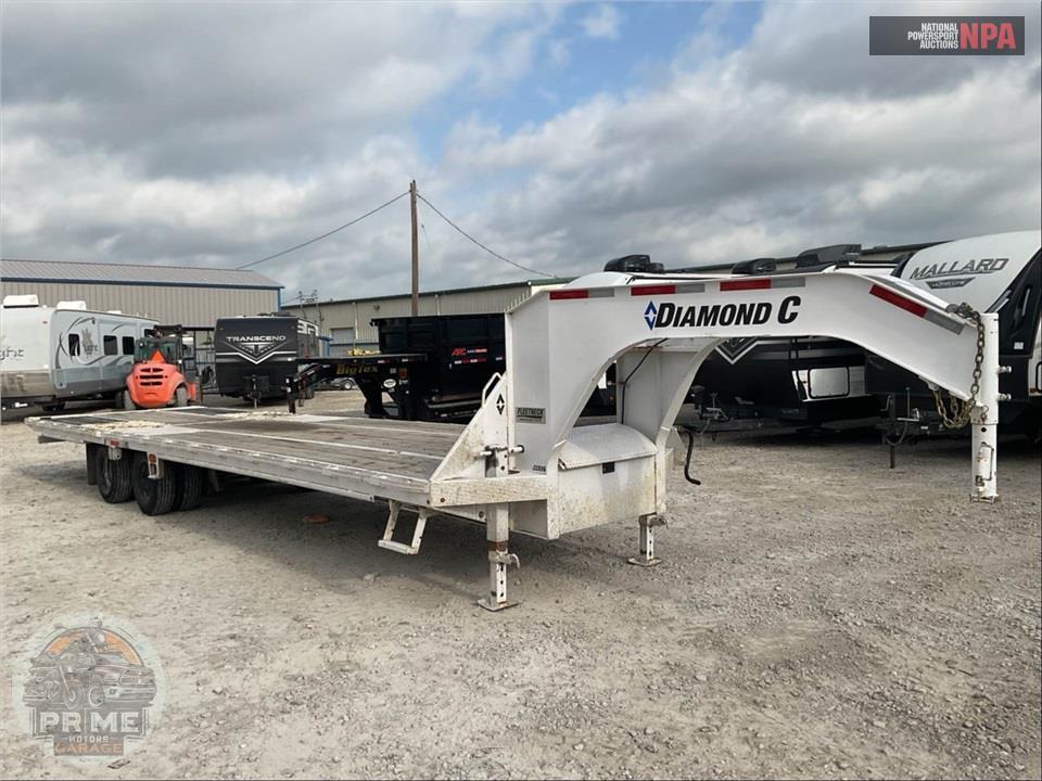2023 Diamond C Trailers FMAX212 — фото 1