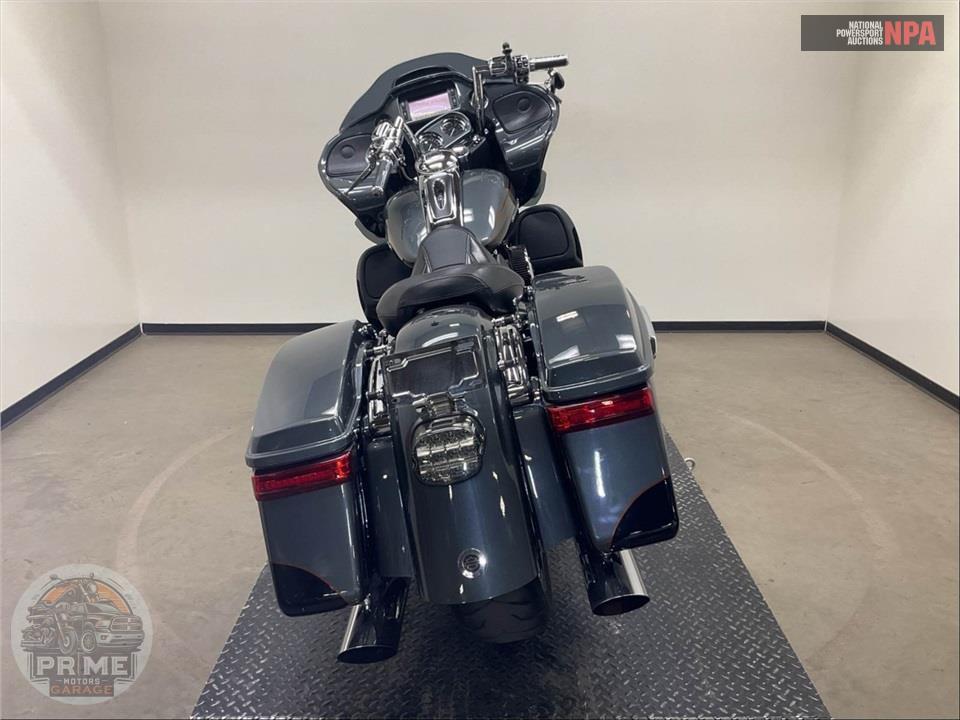 2016 Harley-Davidson FLTRUSE CVO ROAD GLIDE ULTRA — фото 4
