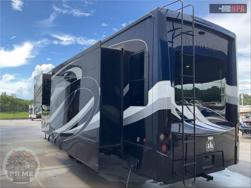 2019 Redwood Rv M-3901 WB - FIFTH WHEEL SERIES — фото 3