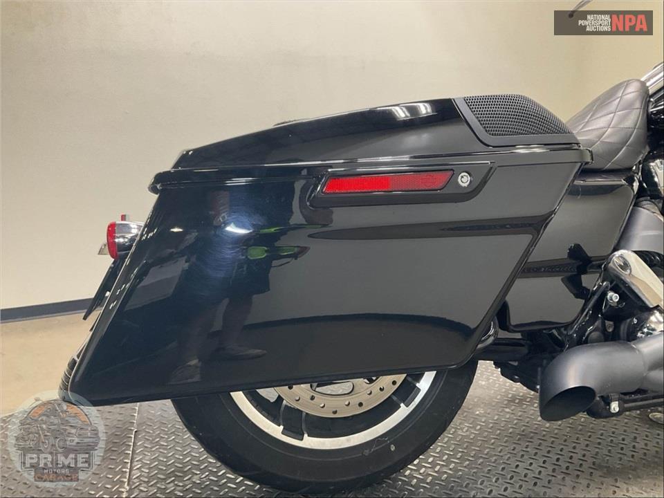 2017 Harley-Davidson FLTRX ROAD GLIDE — фото 20