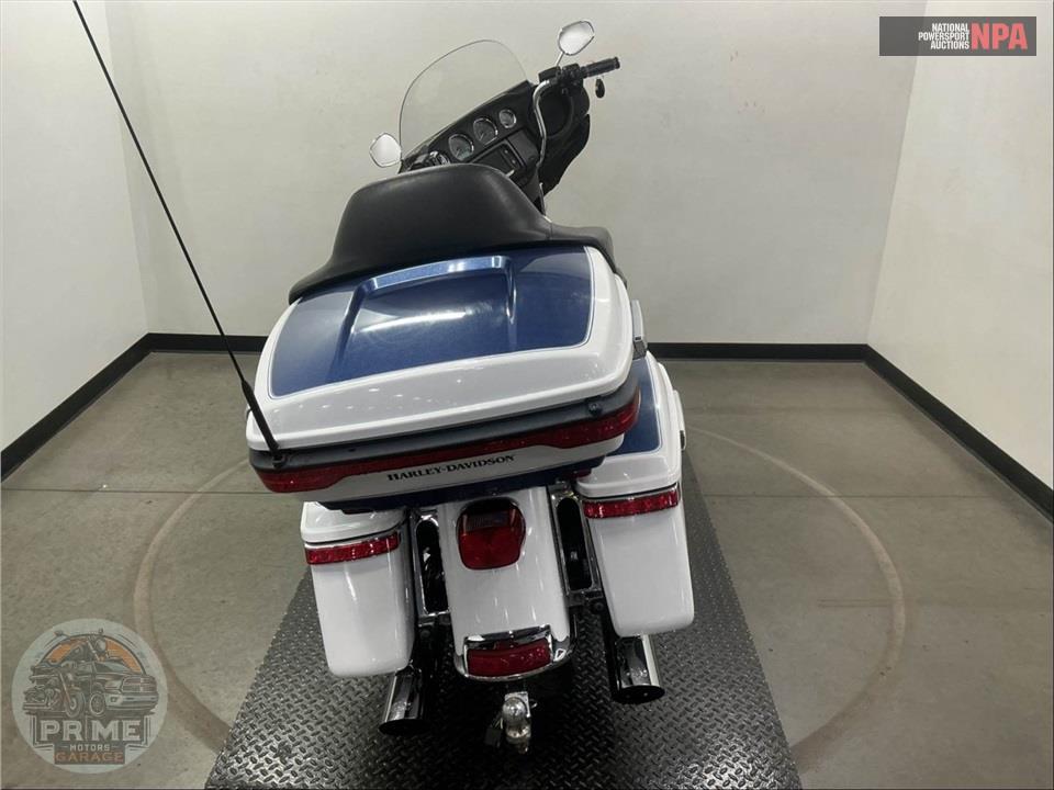 2015 Harley-Davidson FLHTCU ULTRA CLASSIC ELECTRA GLIDE — фото 4