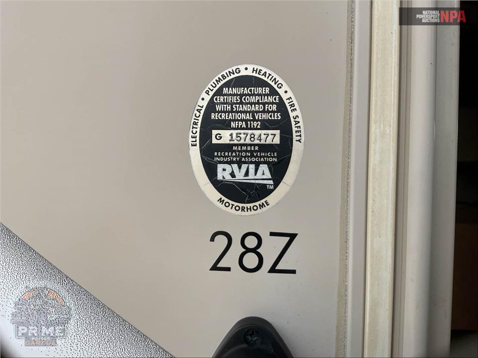 2017 Thor Motor Coach M-28Z E450-V10 - CHATEAU SERIES — фото 7