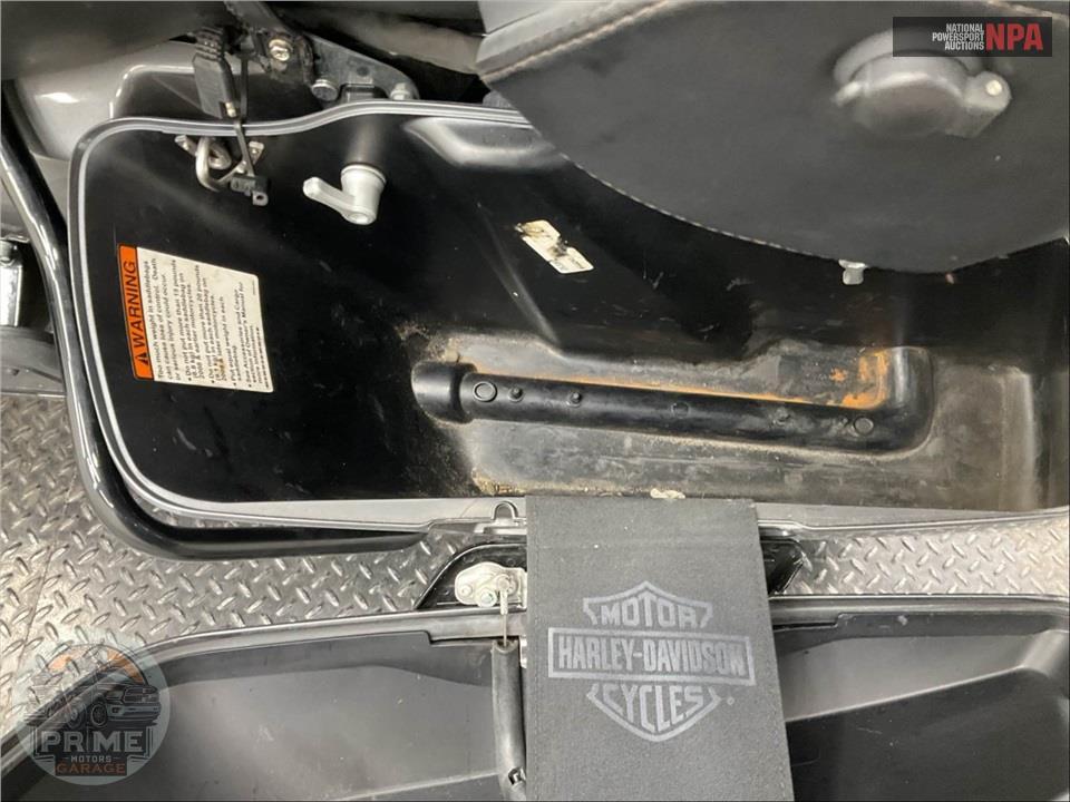 2021 Harley-Davidson FLTRK ROAD GLIDE LIMITED — фото 23