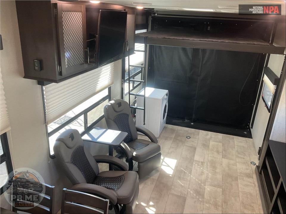 2021 Grand Design Recreational Vehicles M-30G - MOMENTUM TOY HAULER SERIES — фото 7