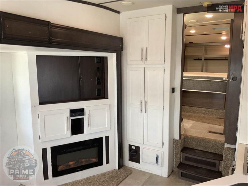 2018 Crossroads Rv M-25 RL - CRUISER AIRE FIFTH WHEEL SERIES — фото 9