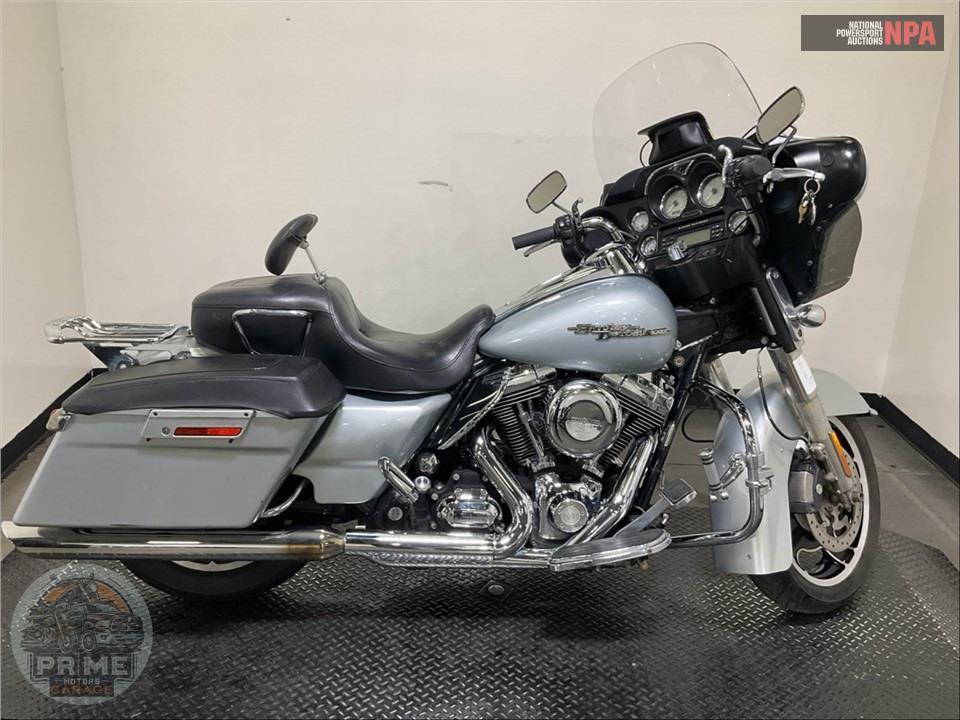 2010 Harley-Davidson FLHX STREET GLIDE — фото 1