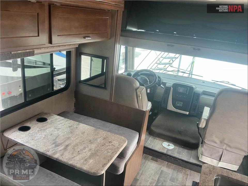 2019 Winnebago M-26M FORD - INTENT SERIES — фото 10