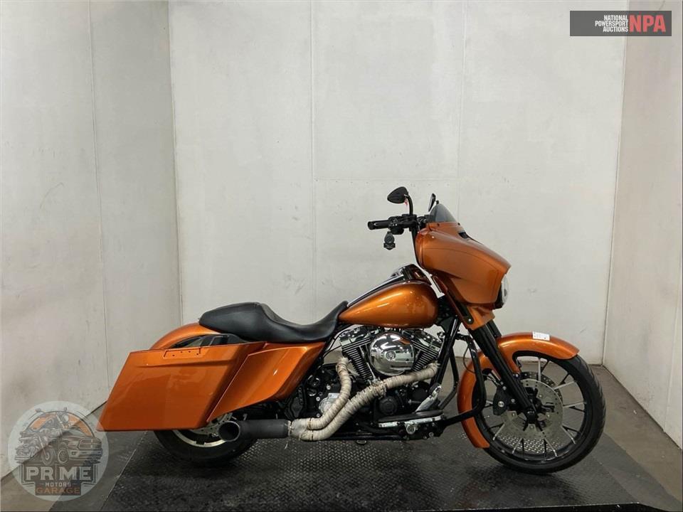 2014 Harley-Davidson FLHXS STREET GLIDE — фото 1