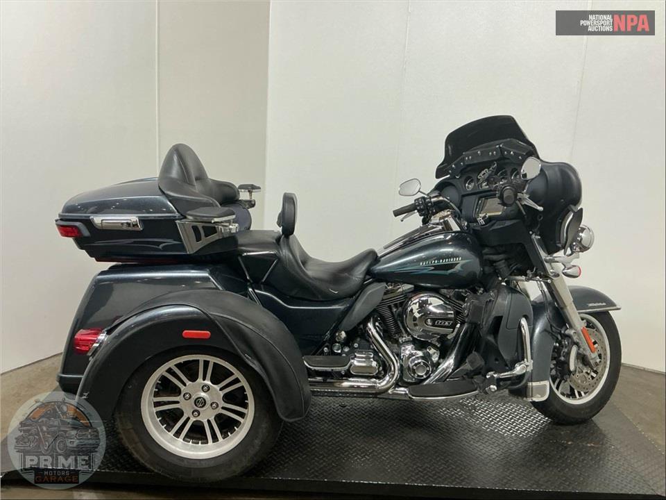 2015 Harley-Davidson FLHTCUTG TRIGLIDE ULTRA CLASSIC — фото 1