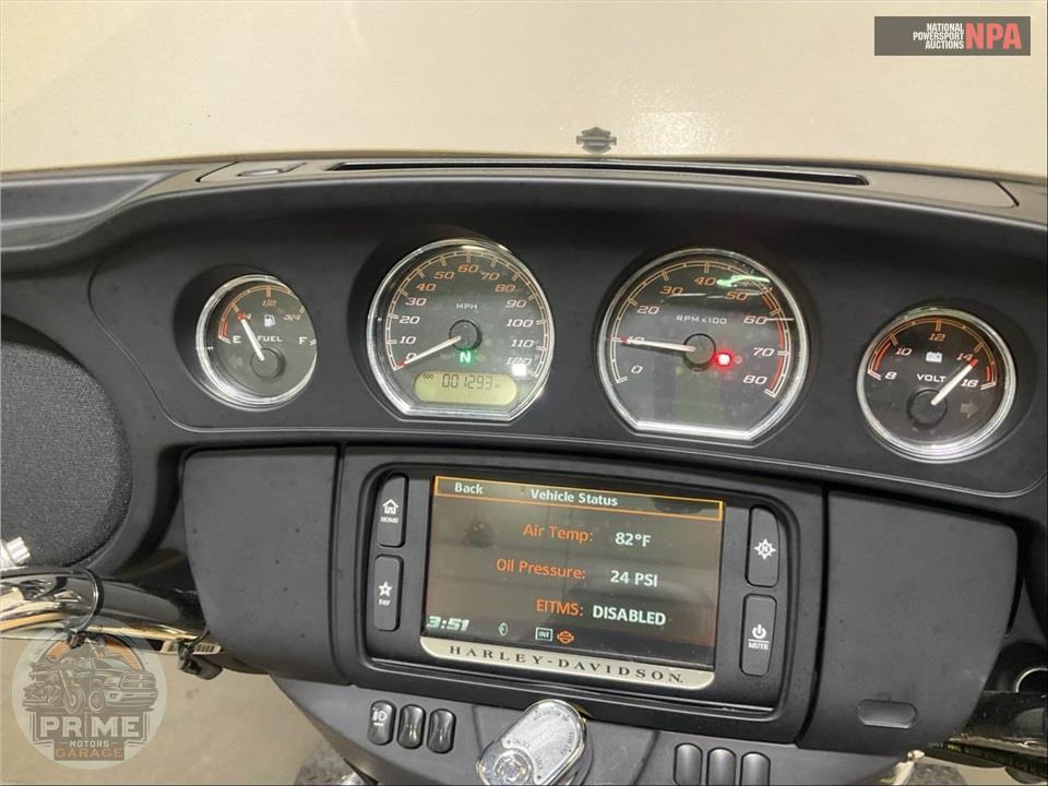 2014 Harley-Davidson FLHTCUTG TRIGLIDE ULTRA CLASSIC — фото 5