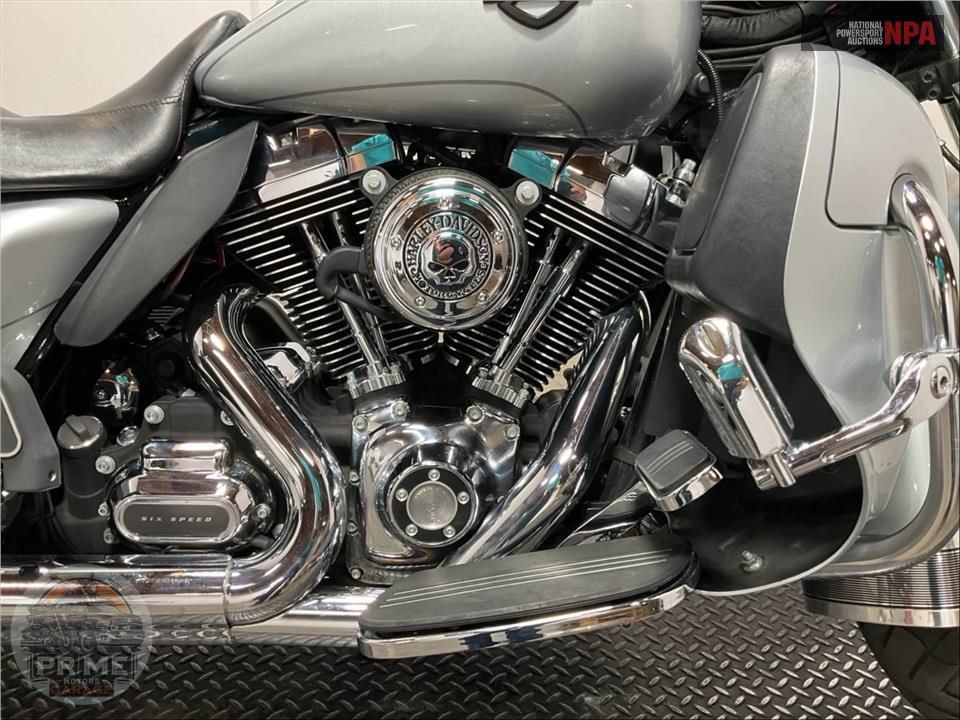 2015 Harley-Davidson FLHTCUL ULTRA CLASSIC LOW — фото 6