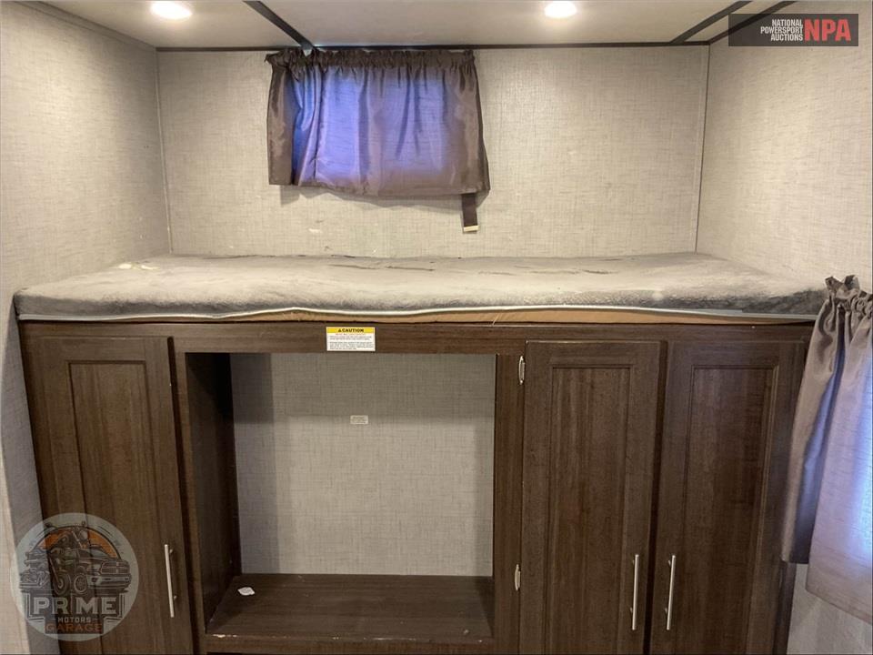 2020 Crossroads Rv M-331 BH - ZINGER SERIES — фото 14