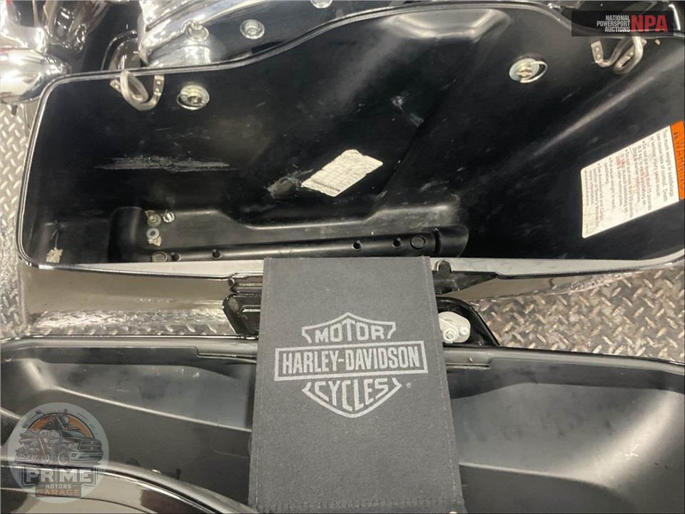 2016 Harley-Davidson FLHXS STREET GLIDE SPECIAL — фото 18