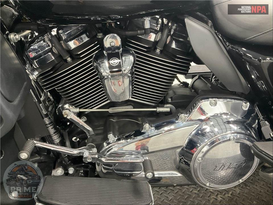 2023 Harley-Davidson FLHTCUTG TRI GLIDE ULTRA CLASSIC — фото 7