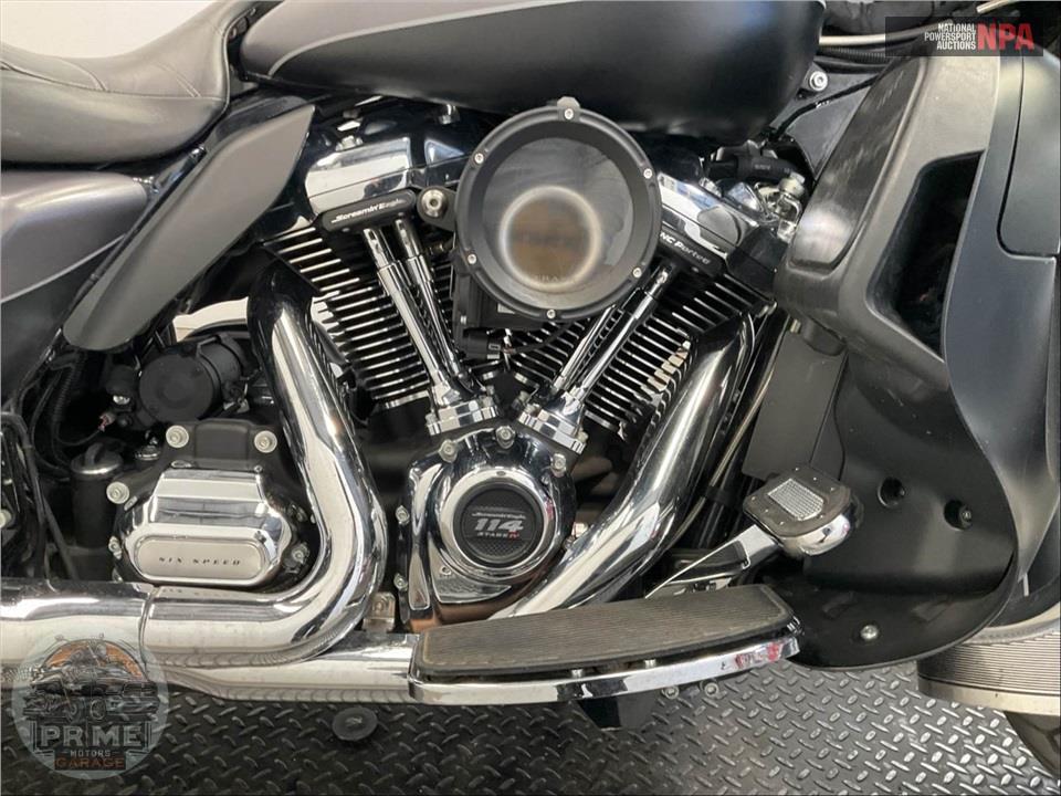 2017 Harley-Davidson FLHTKL ULTRA LIMITED LOW — фото 6