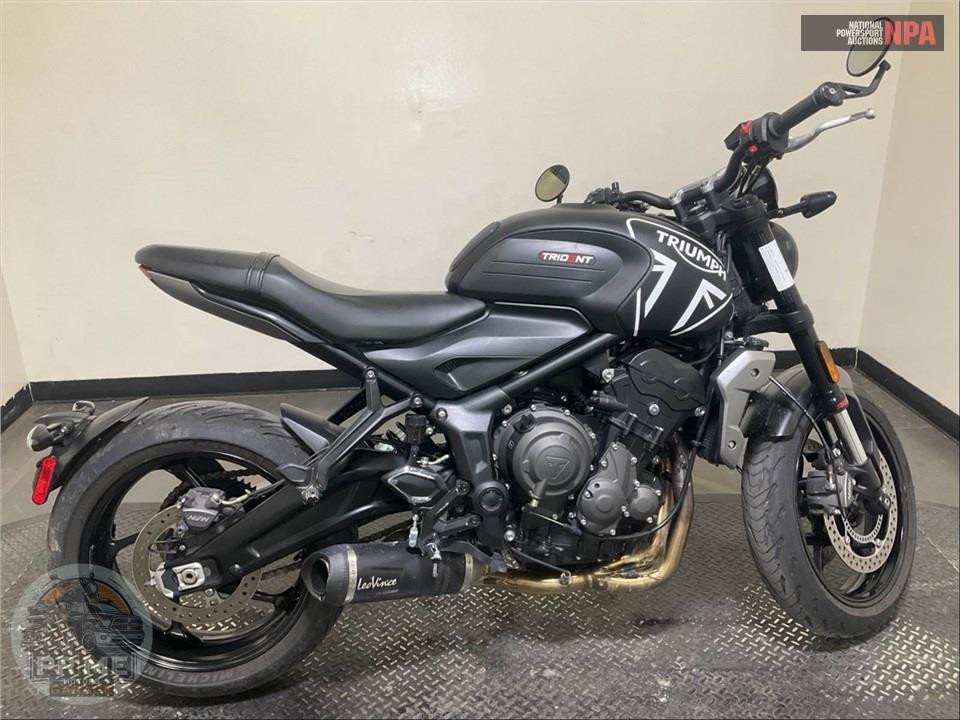 2023 Triumph TRIDENT (BLACK) — фото 1