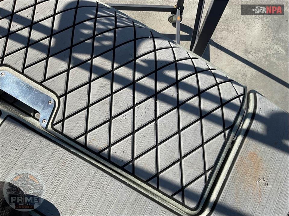 2017 Sea Ray Boats SLX-W 230 SLX SERIES L=23/E=1 370HP MERC IB — фото 43