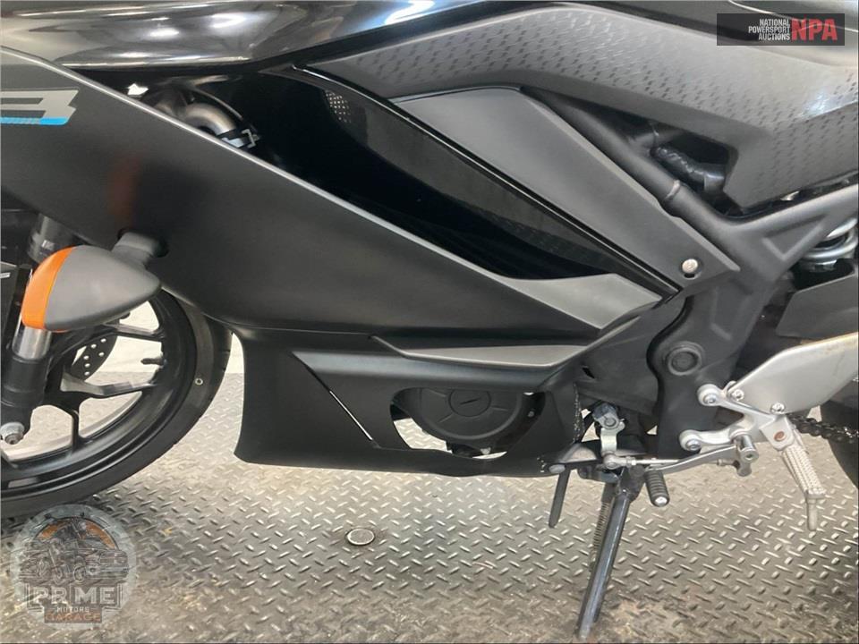 2022 Yamaha YZF-R3 — фото 7