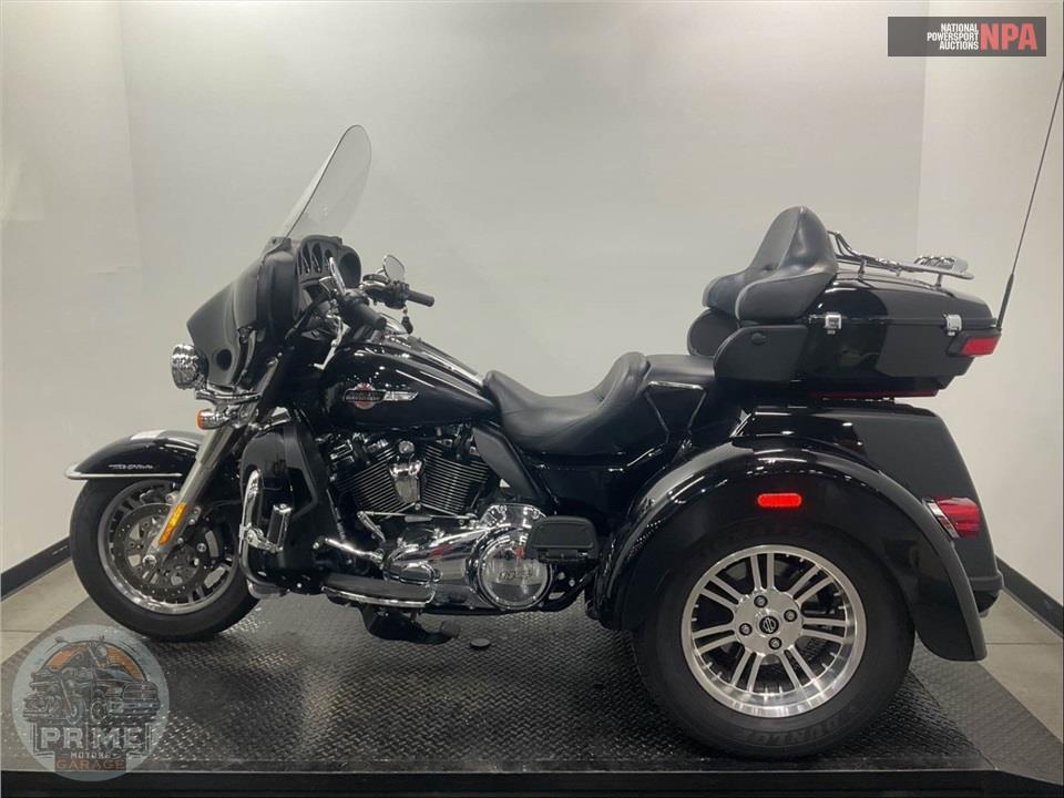 2024 Harley-Davidson FLHTCUTG TRI GLIDE ULTRA CLASSIC — фото 3