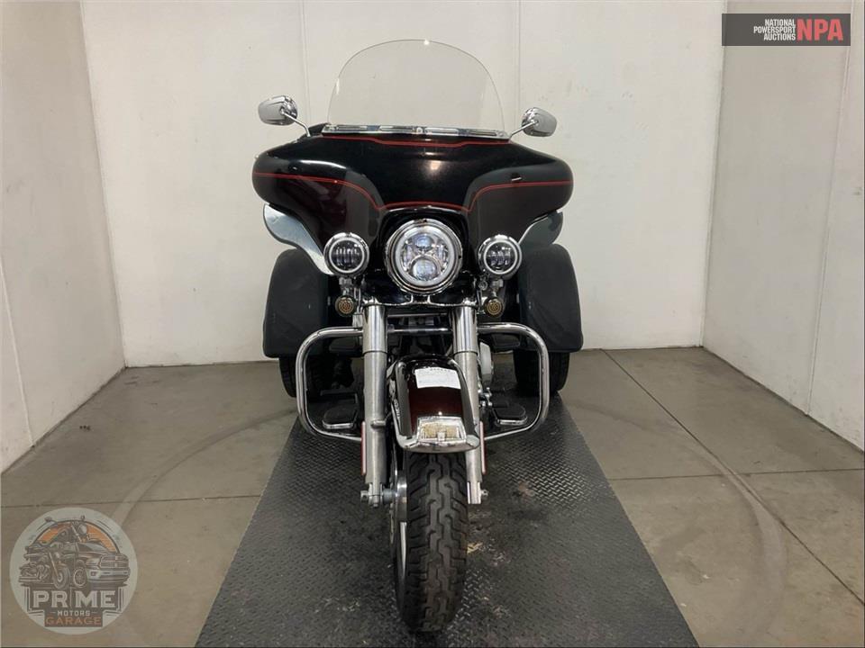2011 Harley-Davidson FLHTCUTG TRIGLIDE UL CLSC — фото 2