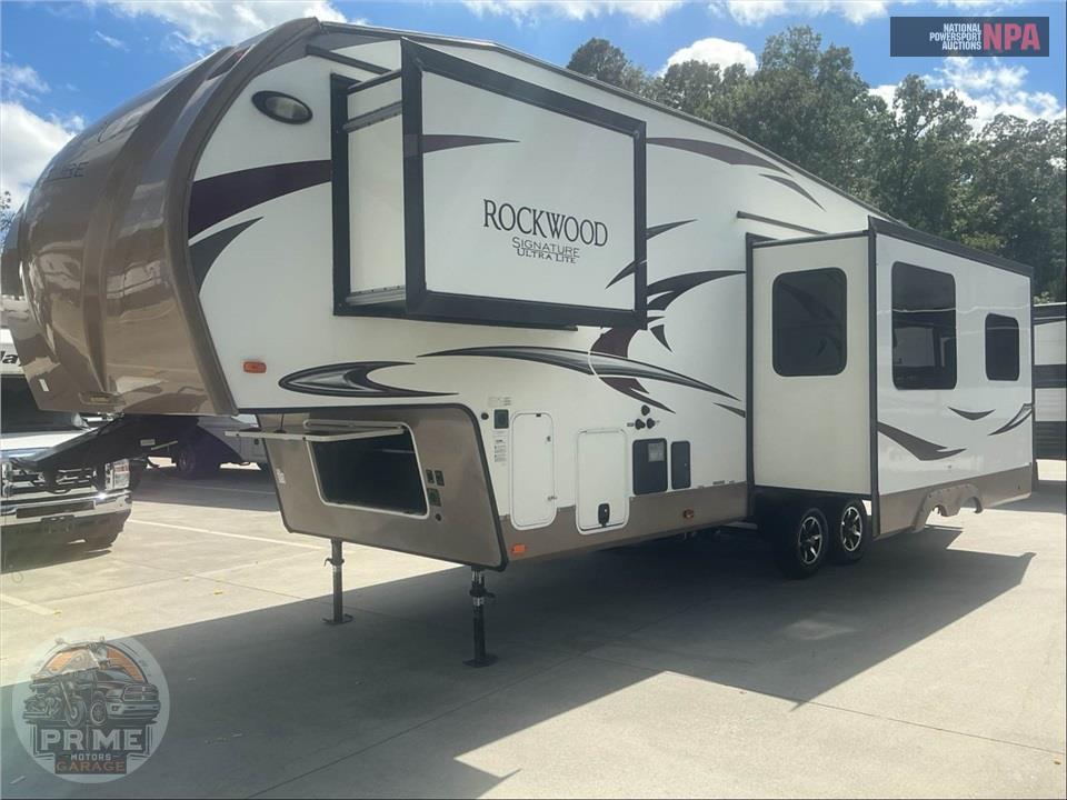 2017 Rockwood By Forest River M-8288WSA - SIGNATURE ULTRA LITE FIFTH WHEEL SERIES — фото 2