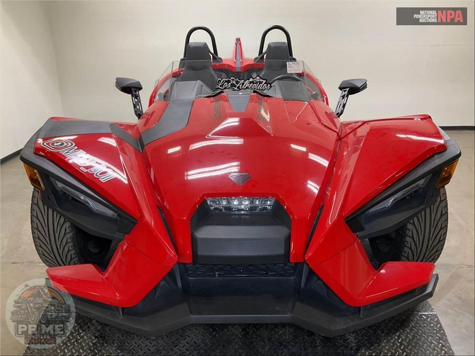 2022 Polaris SLINGSHOT S WITH TECHNOLOGY PACKAGE AUTODRIVE — фото 2