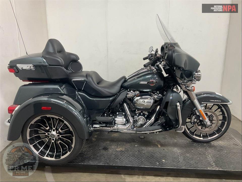 2025 Harley-Davidson FLHTCUTG TRI GLIDE ULTRA CLASSIC — фото 1