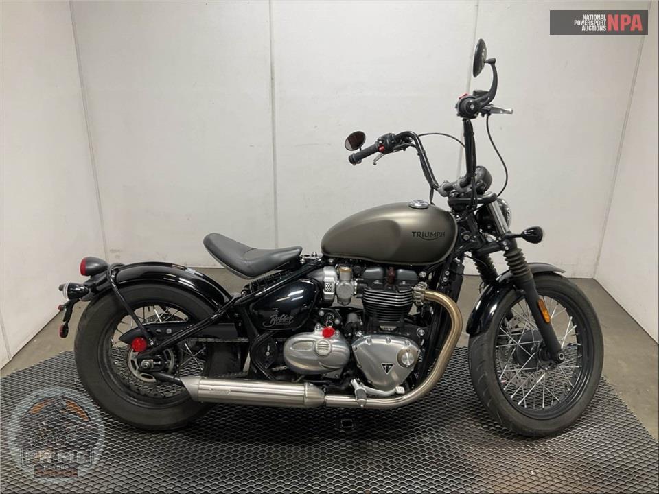 2018 Triumph BONNEVILLE BOBBER (RED/GREEN) — фото 1