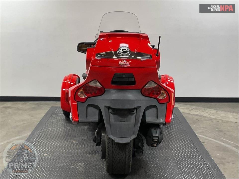 2013 Can-Am SPYDER RT-S SE5 — фото 4