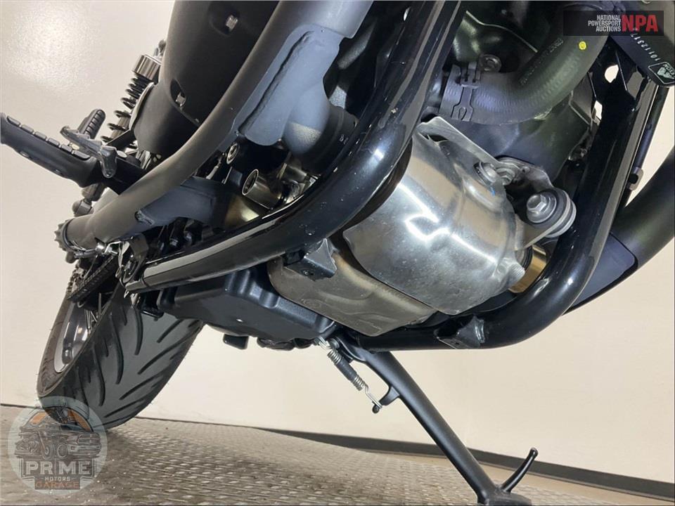2024 Triumph BONNEVILLE T120 BLACK (PHANTOM) — фото 12