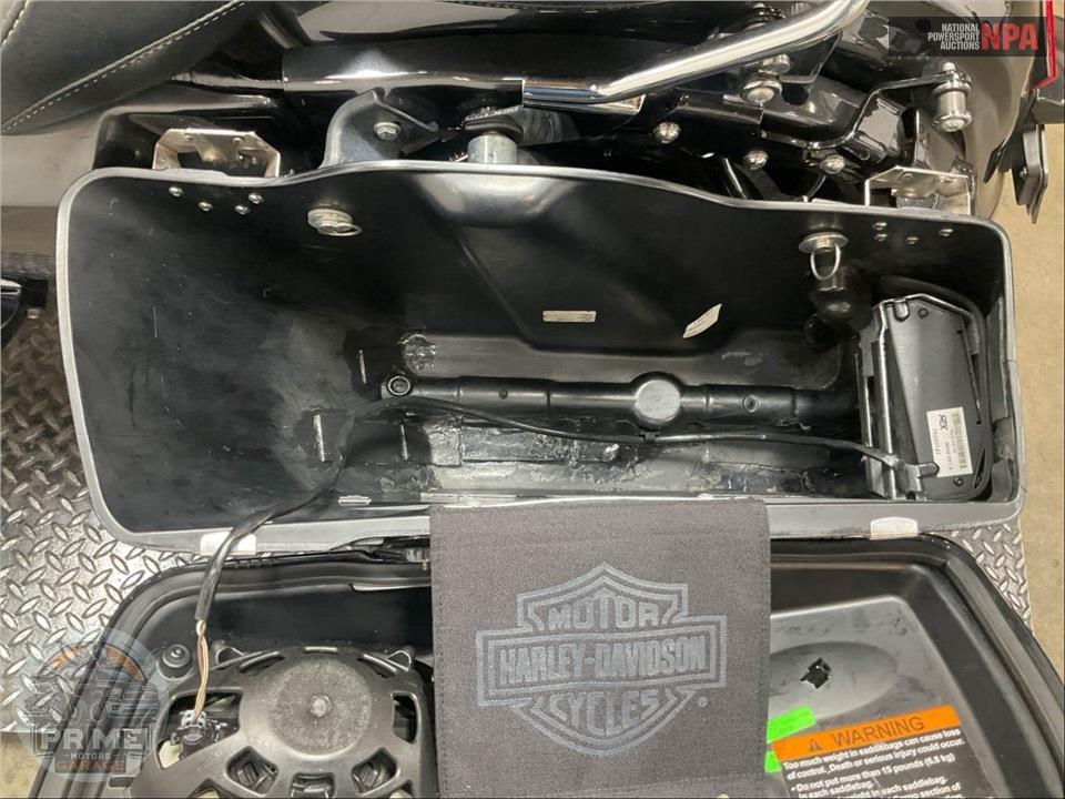 2013 Harley-Davidson FLTRXSE2 SCREAMIN EG ANN — фото 20