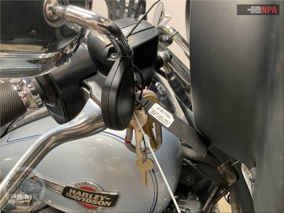 2023 Harley-Davidson FLHTCUTG TRI GLIDE ULTRA CLASSIC — фото 27