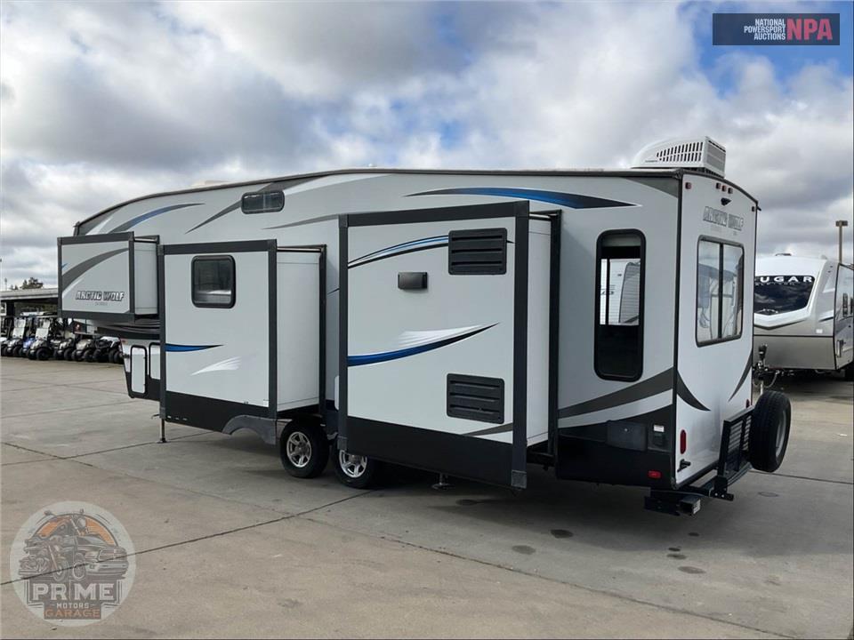 2019 Cherokee By Forest River M-295QSL8 - ARCTIC WOLF FIFTH WHEEL SERIES — фото 3