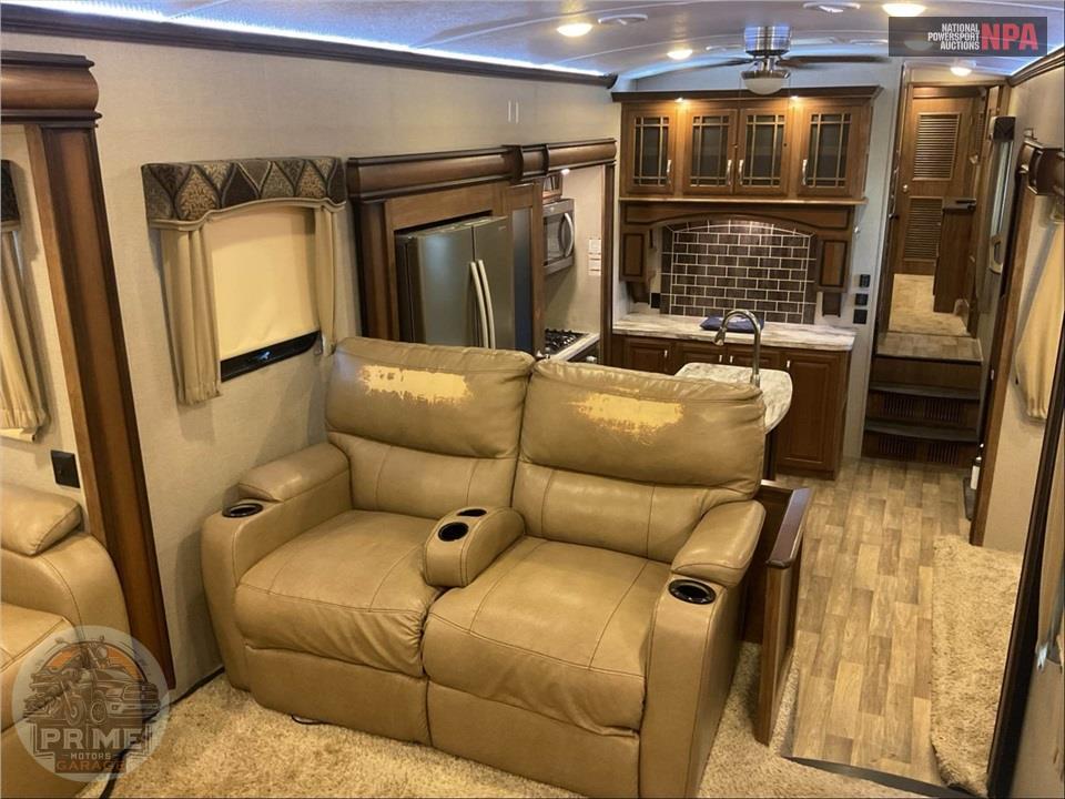 2017 Keystone Rv M-3791 RD - MONTANA FIFTH WHEEL SERIES — фото 9