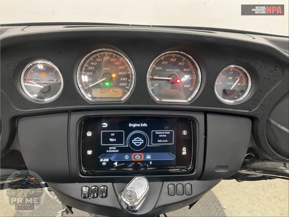 2022 Harley-Davidson FLHTCUTG TRI GLIDE ULTRA CLASSIC — фото 9