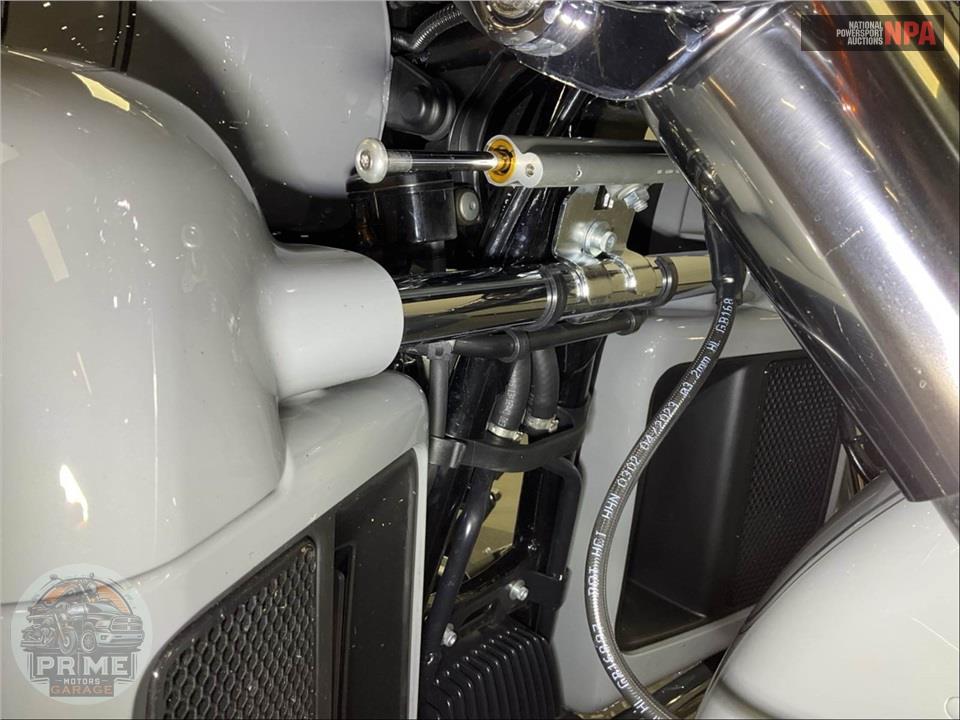 2024 Harley-Davidson FLHTCUTG TRI GLIDE ULTRA CLASSIC — фото 11