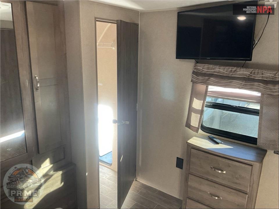 2019 Palomino By Forest River M-32RBFQ - PUMA SERIES — фото 14