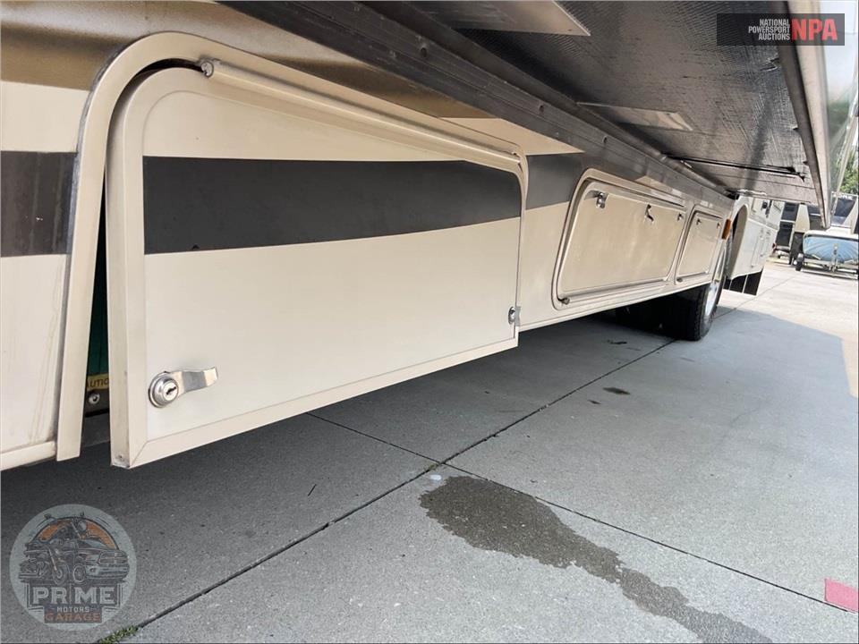 2016 Thor Motor Coach M-31L E450-V10 - CHATEAU SERIES — фото 68